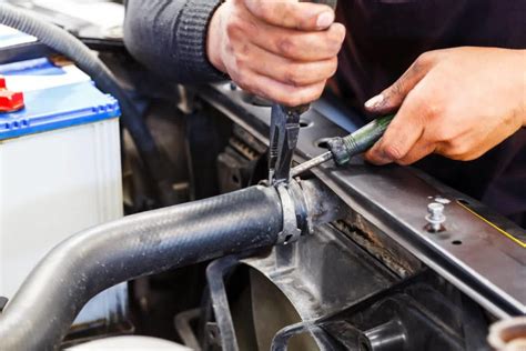 Radiator Hose Problems: 6 Symptoms of a Bad or。